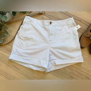 Old Navy High-Waisted OGC Pull-On Chino Shorts -- 5”-inch inseam Size Large
